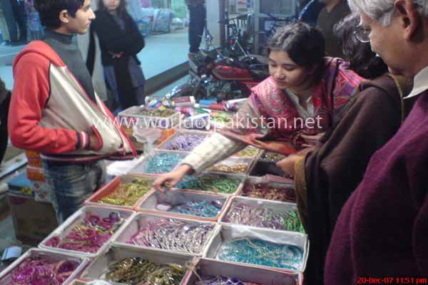People buying bangles for Eid-ul-Azha 2007